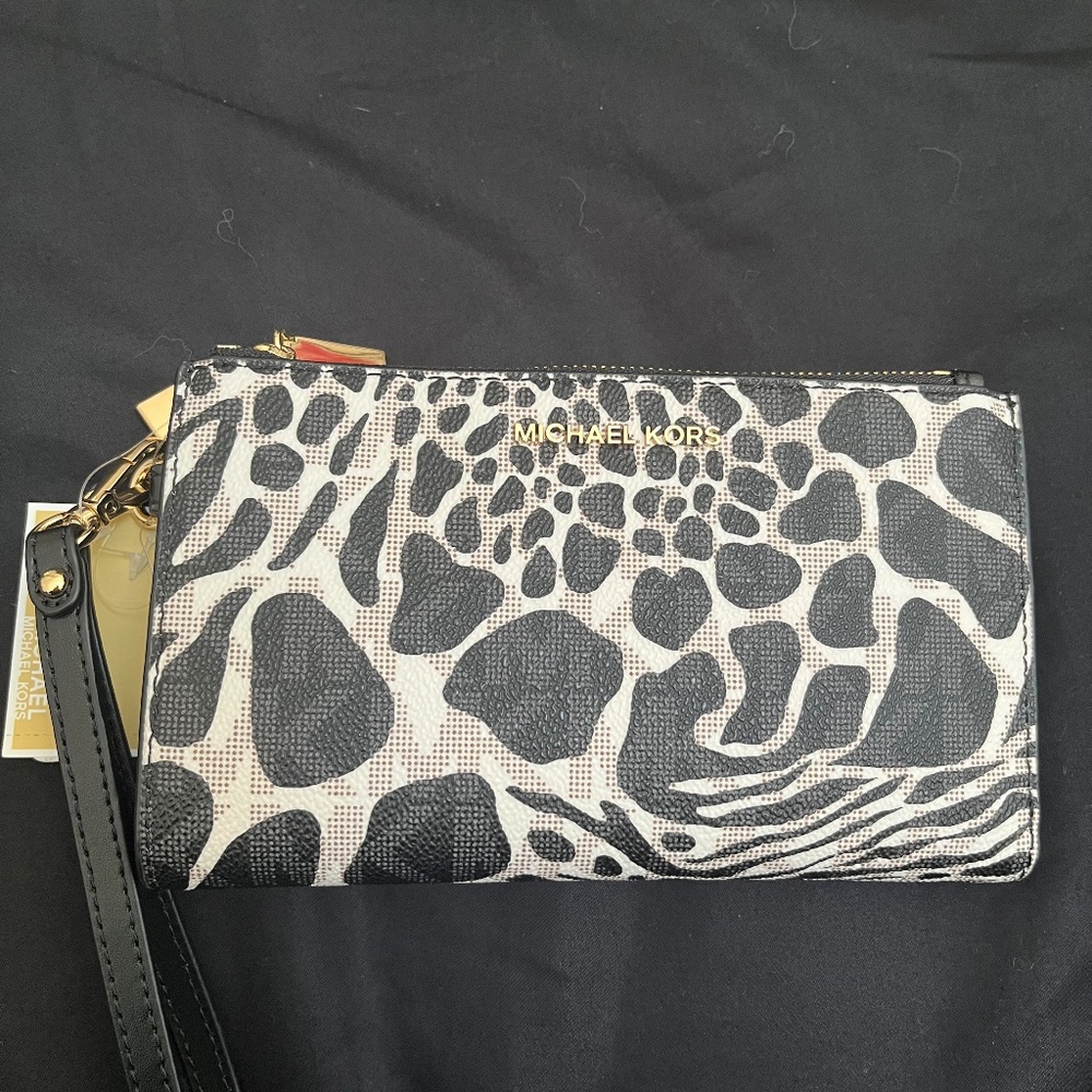 Michael Kors Jet Set Wristlet